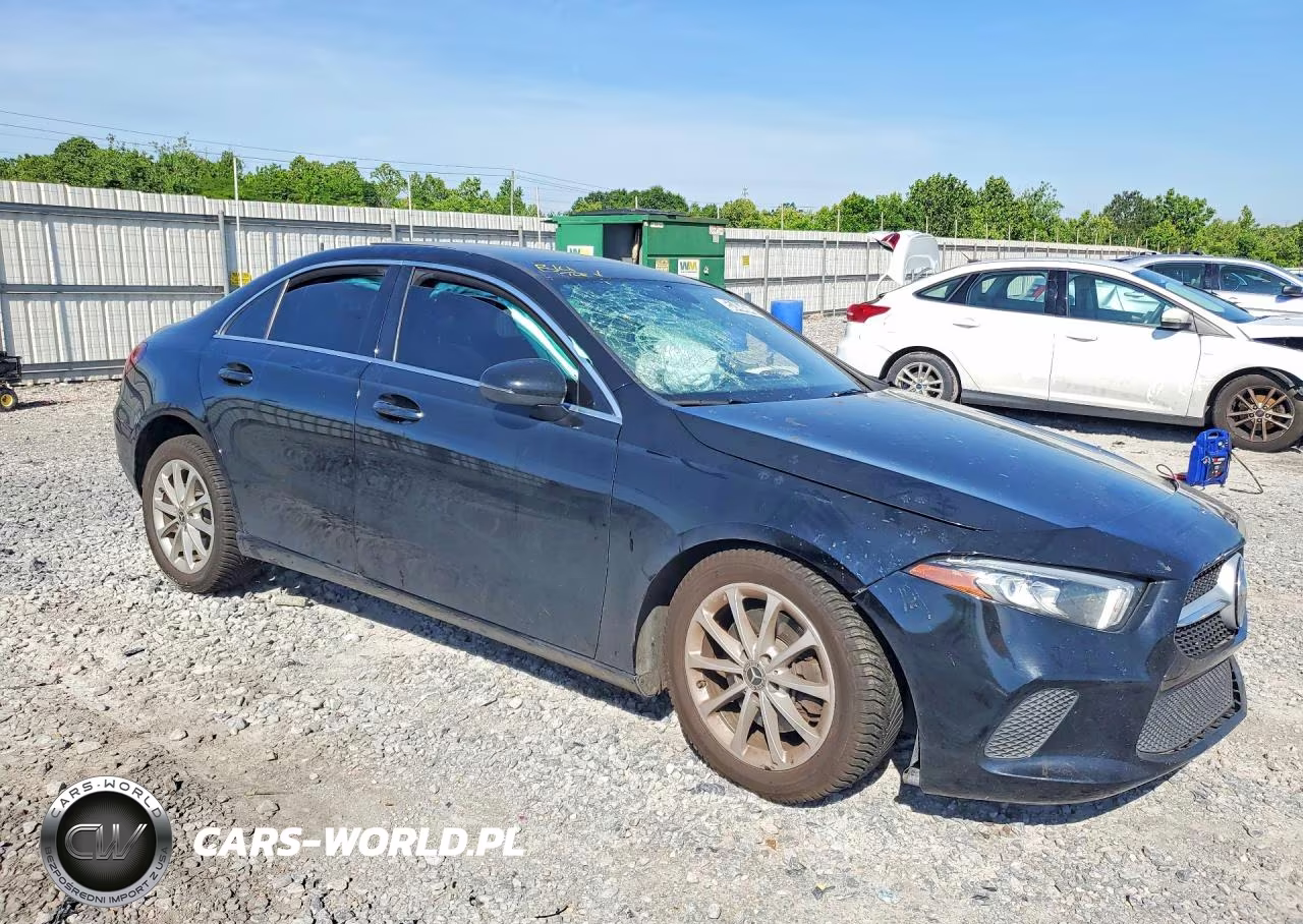 2020 Mercedes-Benz A 220 4Matic VIN:W1K3G4FB5LJ209683 - 4