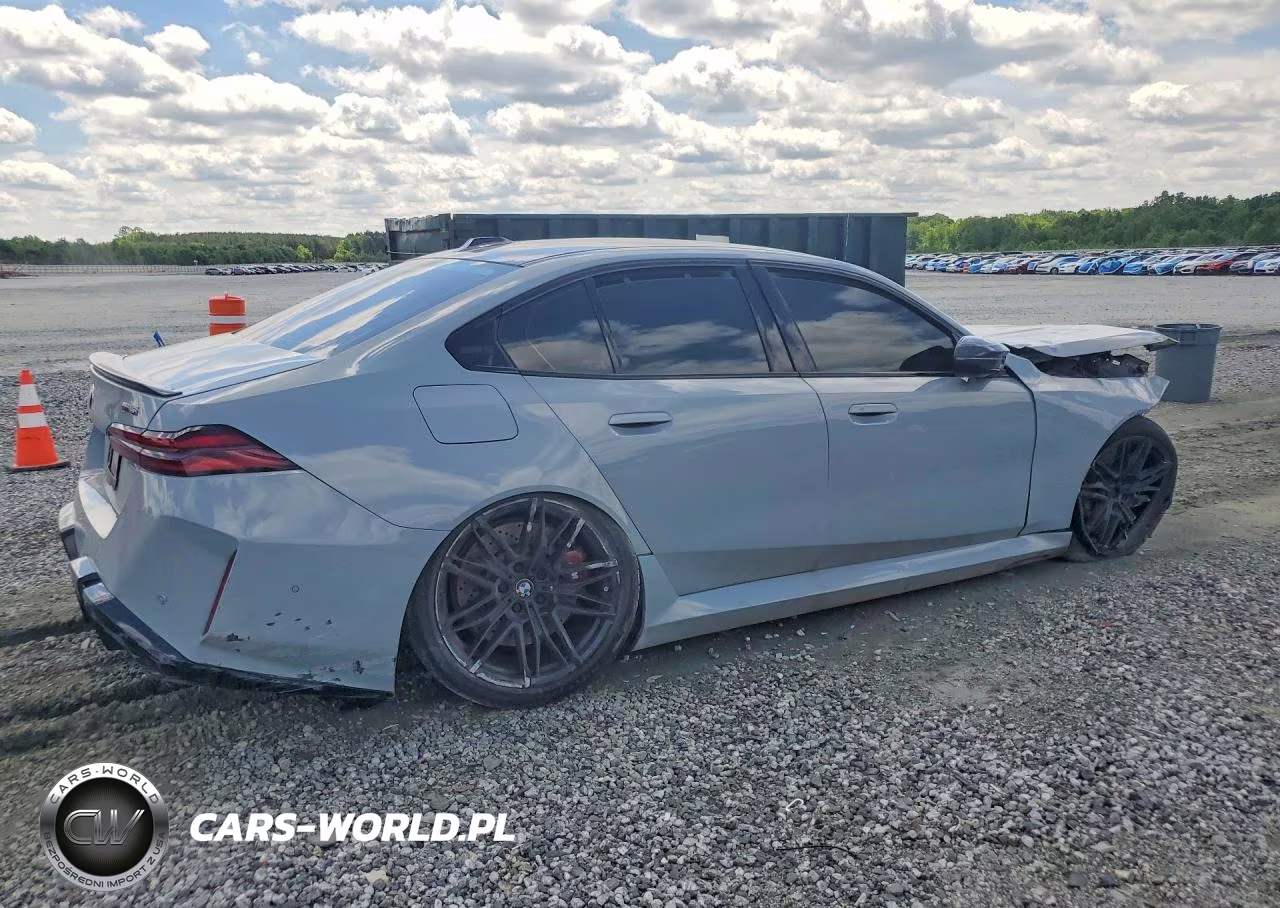 2026 BMW M5 VIN:WBS83FK05TCV68511 - 3