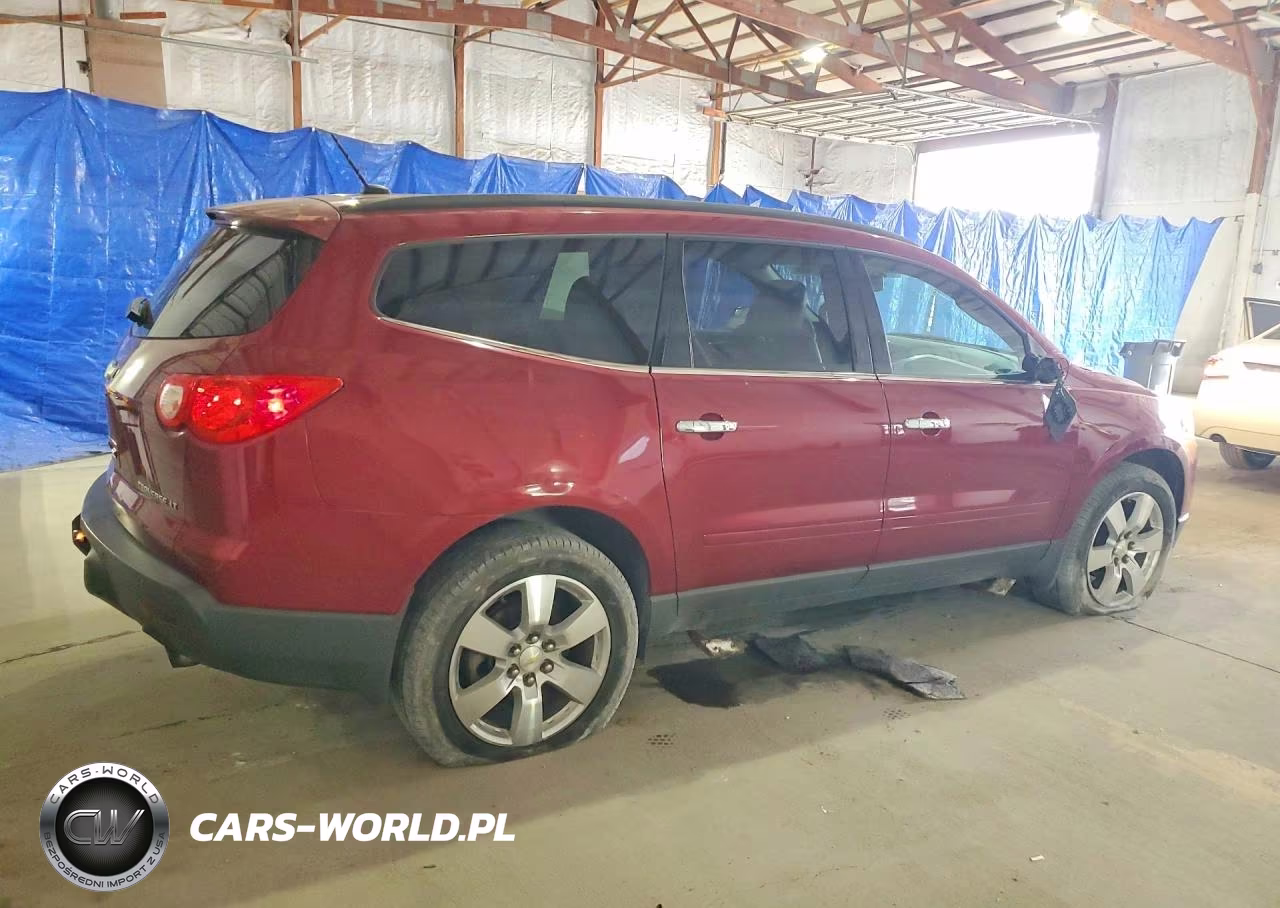 2011 Chevrolet Traverse VIN:1GNKRGED7BJ304997 - 3