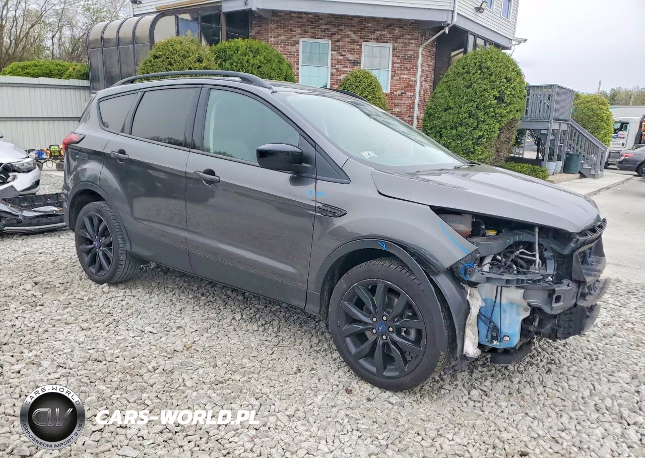 2019 Ford Escape Se VIN:1FMCU9GD6KUA22252 - 4