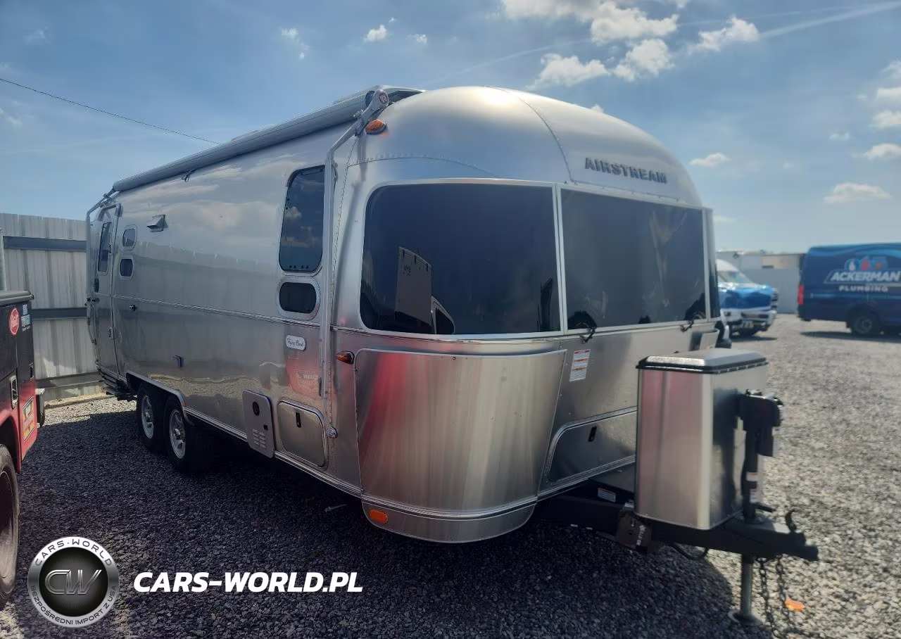 2025 Airstream Camper