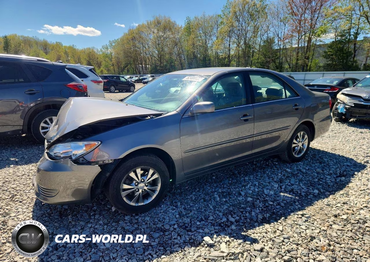 2005 Toyota Camry Le – zdjęcie 1 z 12