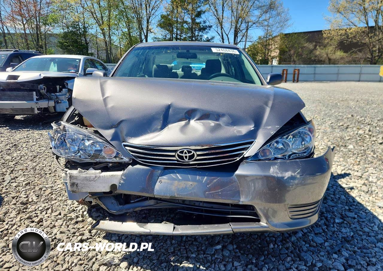 2005 Toyota Camry Le VIN:4T1BE30K35U515812 - 5