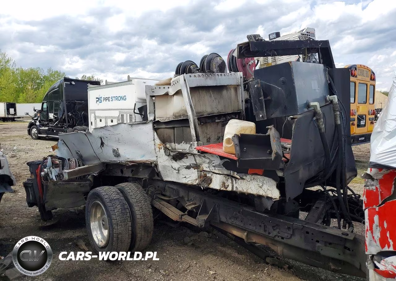 2017 Ford F550 Super Duty VIN:1FDUF5GT1HDA04894 - 11