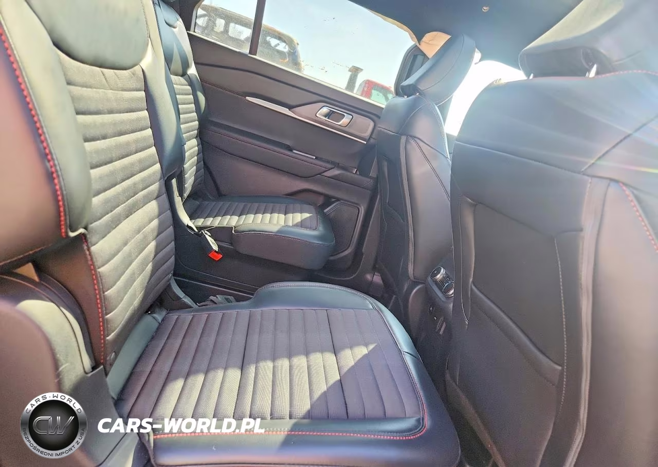 2025 Ford Explorer St-Line VIN:1FMUK8KH7SGB23359 - 11