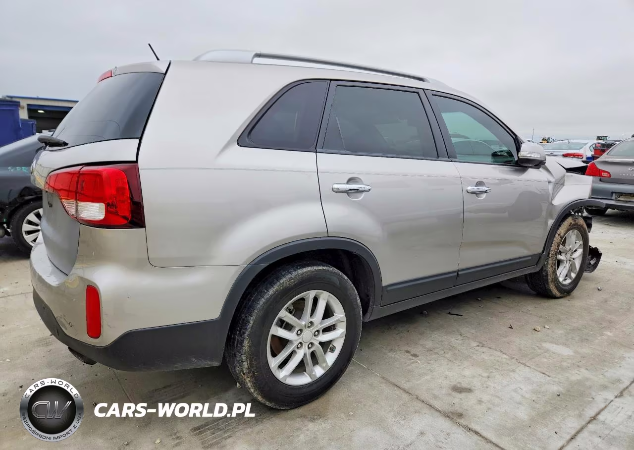 2015 Kia Sorento Lx VIN:5XYKT3A60FG632651 - 3