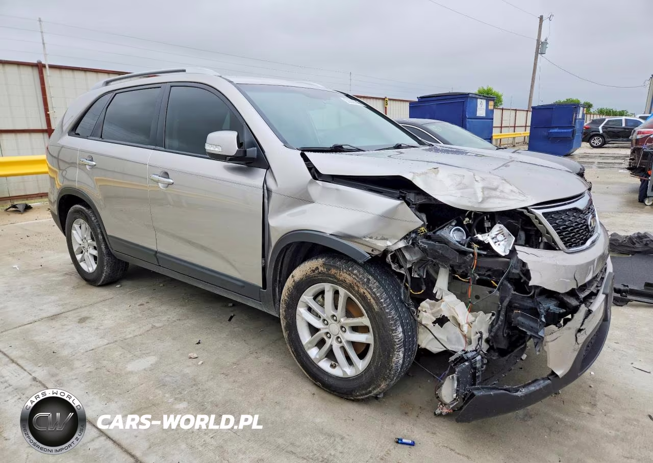 2015 Kia Sorento Lx VIN:5XYKT3A60FG632651 - 4