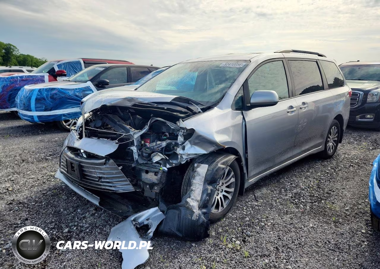 2018 Toyota Sienna Xle 8-Passenger – zdjęcie 1 z 13
