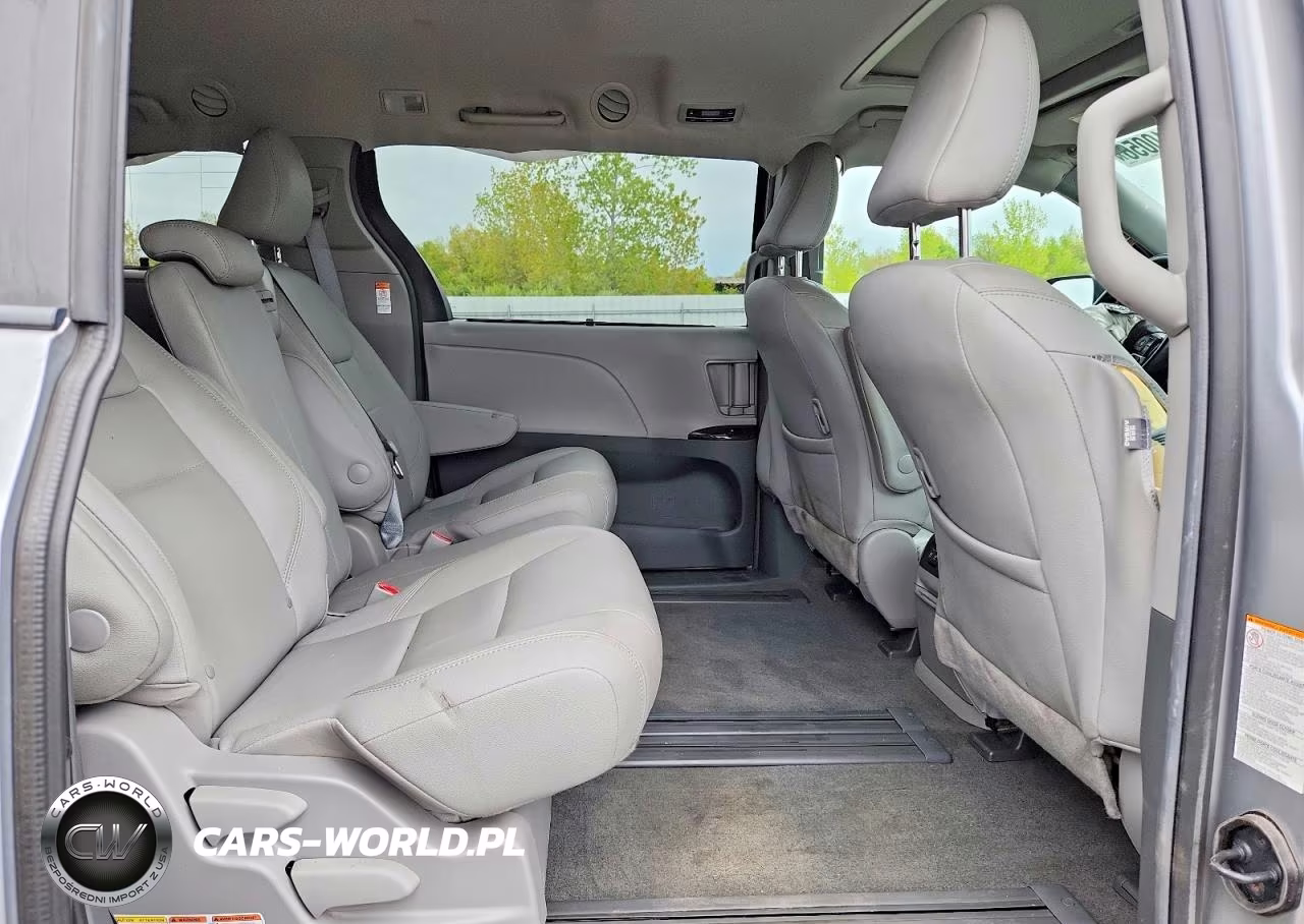 2018 Toyota Sienna Xle 8-Passenger VIN:5TDYZ3DC7JS938249 - 11