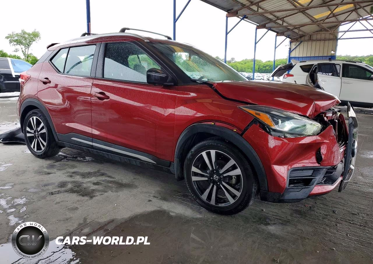 2018 Nissan Kicks Sr VIN:3N1CP5CU6JL534518 - 4