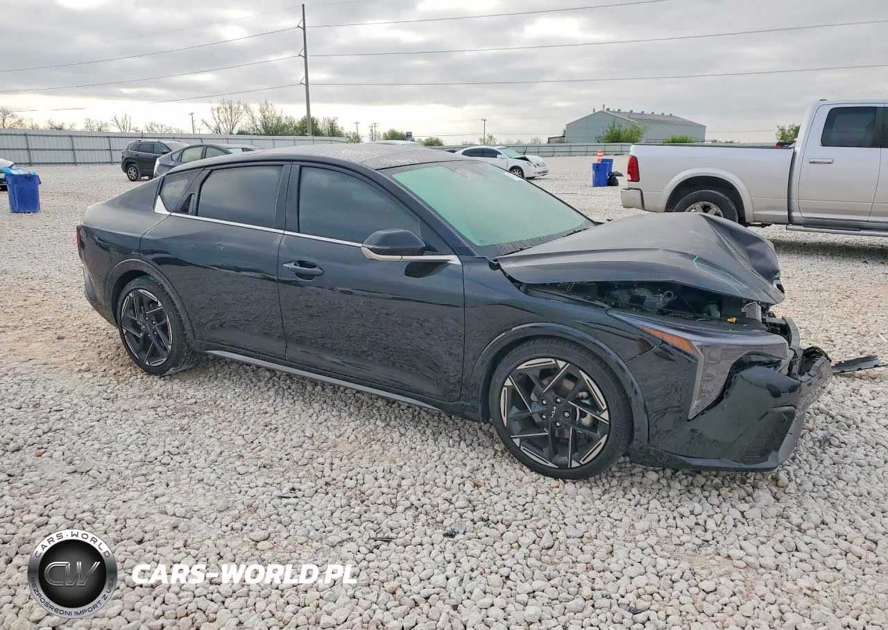 2025 Kia K4 Gt-Line VIN:3KPFW4DE2SE067666 - 4