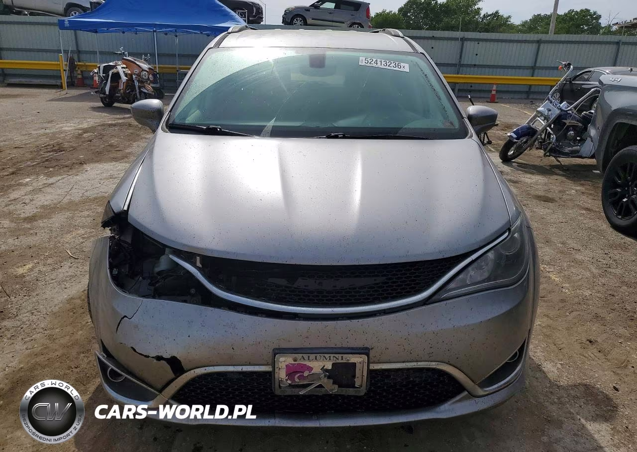2018 Chrysler Pacifica Touring L VIN:2C4RC1BG4JR163322 - 5