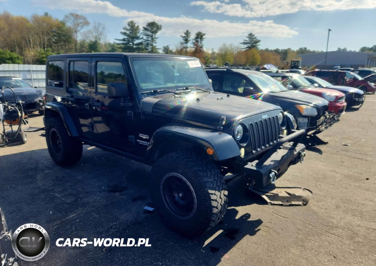 2012 Jeep Wrangler Unlimited Sahara VIN:1C4HJWEG1CL202213 - 4