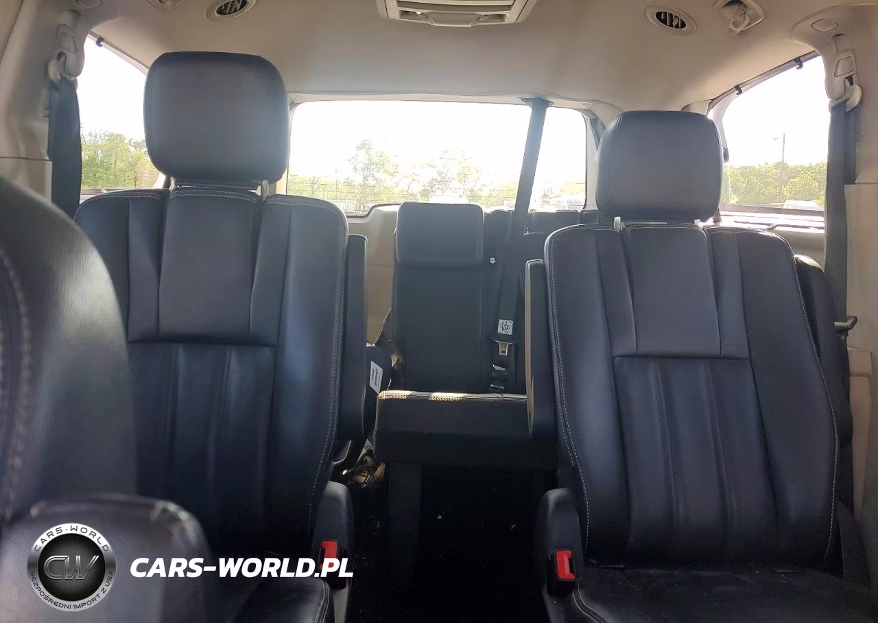 2014 Chrysler Town & Country Touring VIN:2C4RC1BG8ER413473 - 10