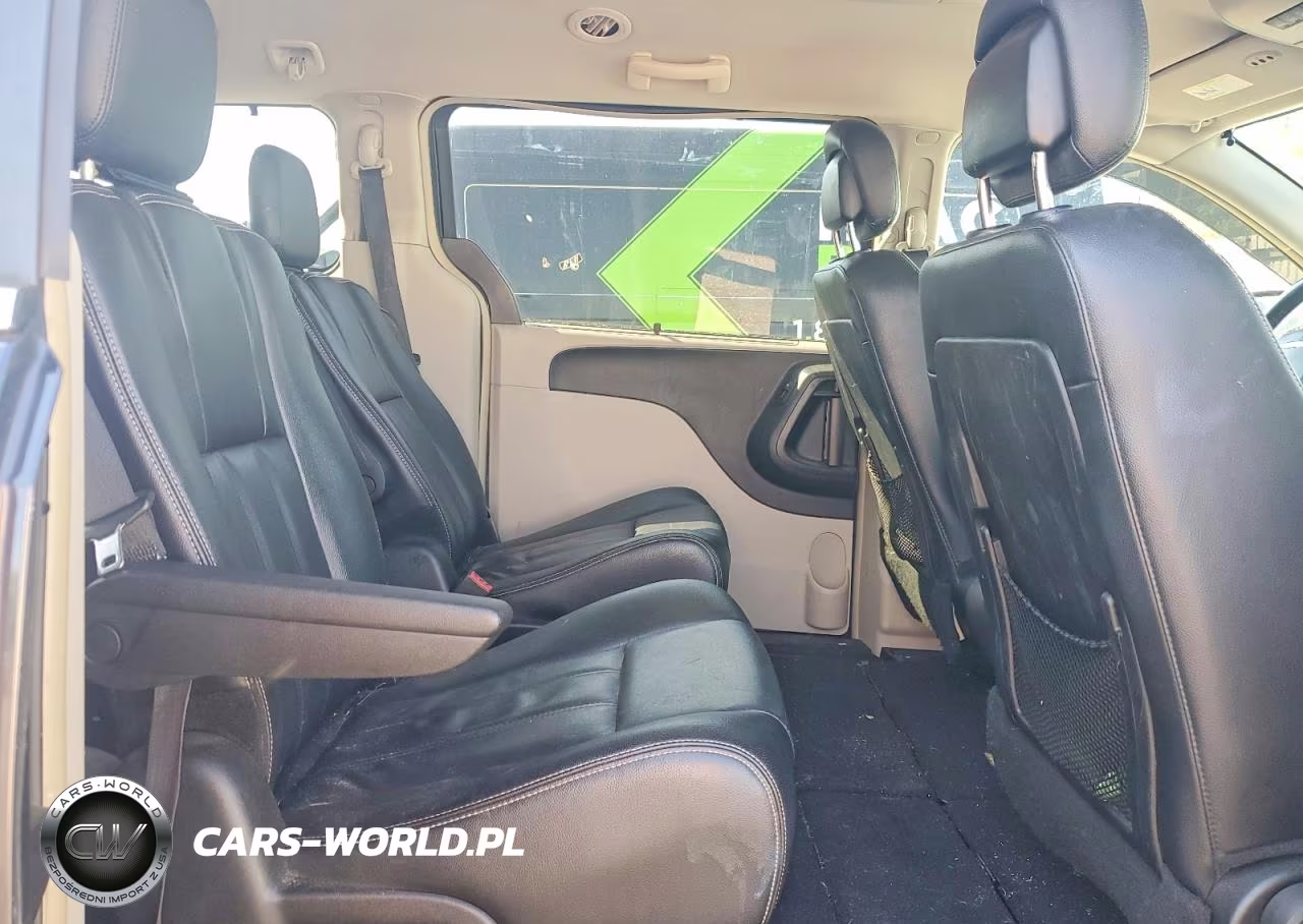 2014 Chrysler Town & Country Touring VIN:2C4RC1BG8ER413473 - 11