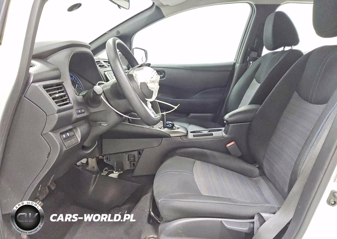2019 Nissan Leaf S VIN:1N4AZ1CP1KC305880 - 7