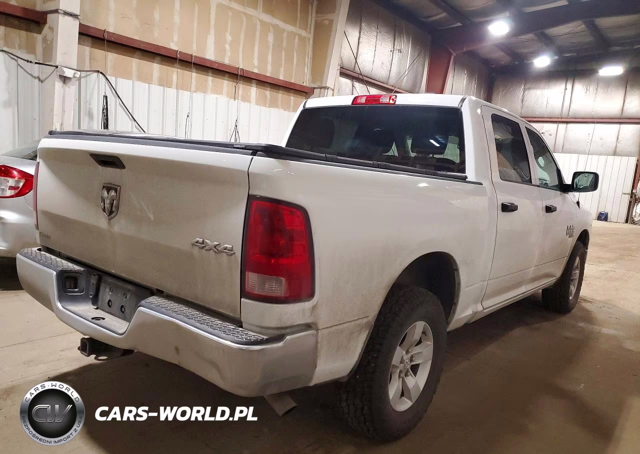2023 Ram 1500 Classic Tradesman VIN:3C6RR7KG9PG662589 - 3