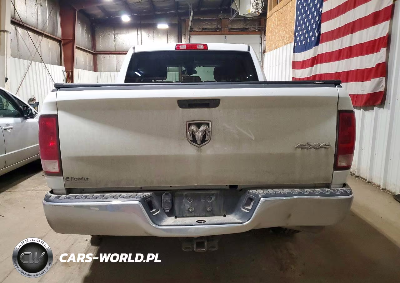 2023 Ram 1500 Classic Tradesman VIN:3C6RR7KG9PG662589 - 6
