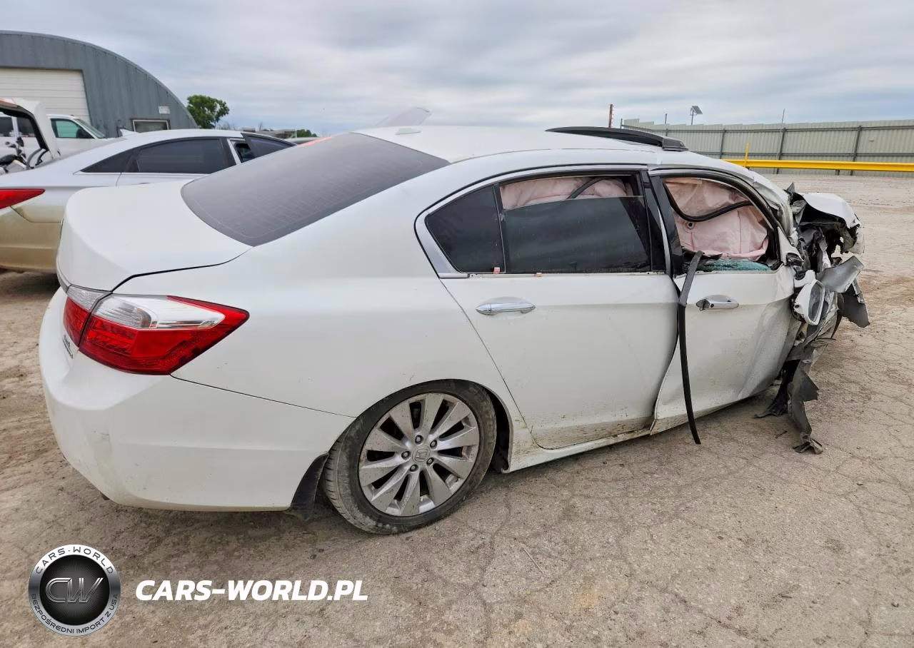 2013 Honda Accord Touring VIN:1HGCR3F93DA040827 - 3