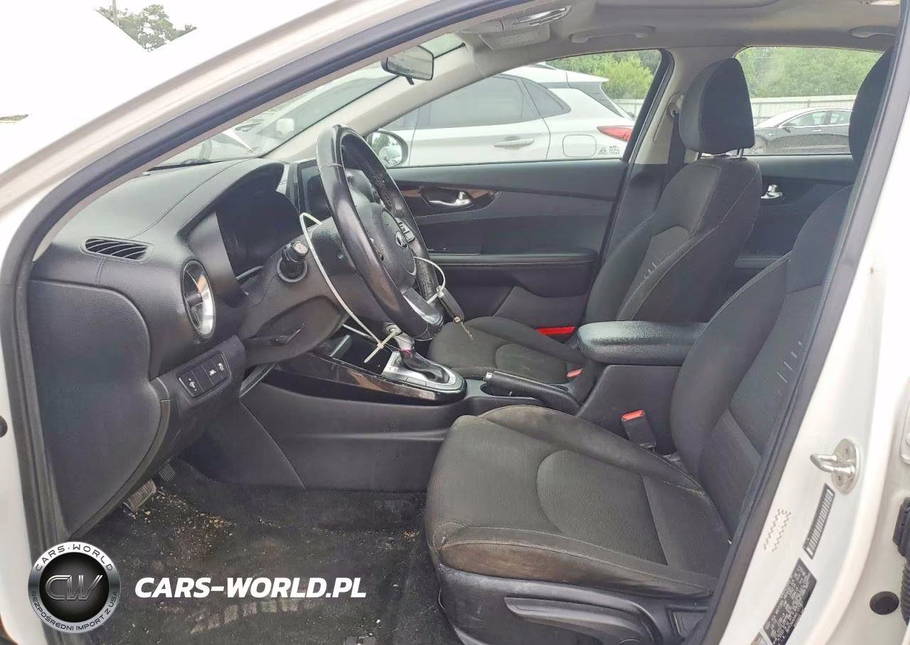 2019 Kia Forte S VIN:3KPF34AD9KE107021 - 7