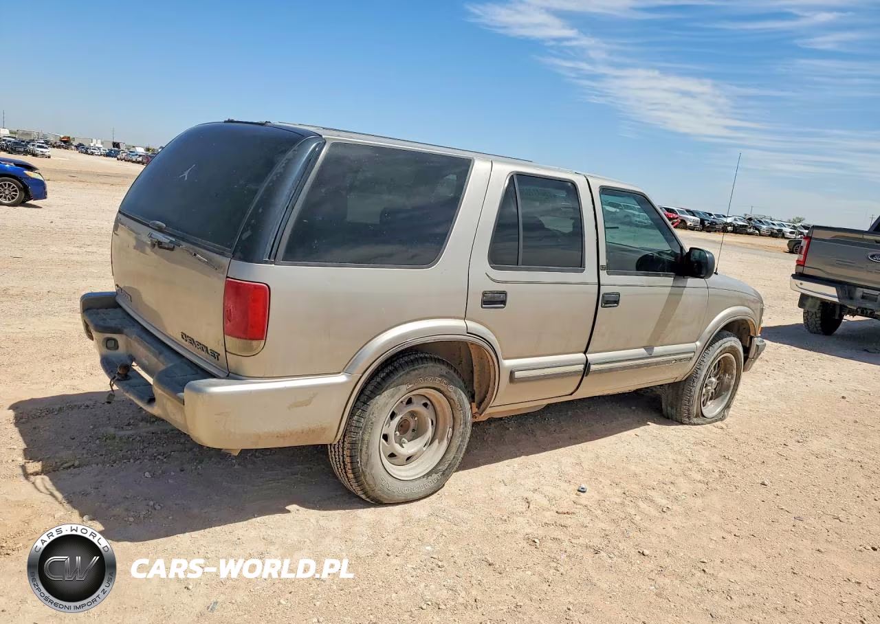 2000 Chevrolet Blazer VIN:1GNCS13W4YK165103 - 3