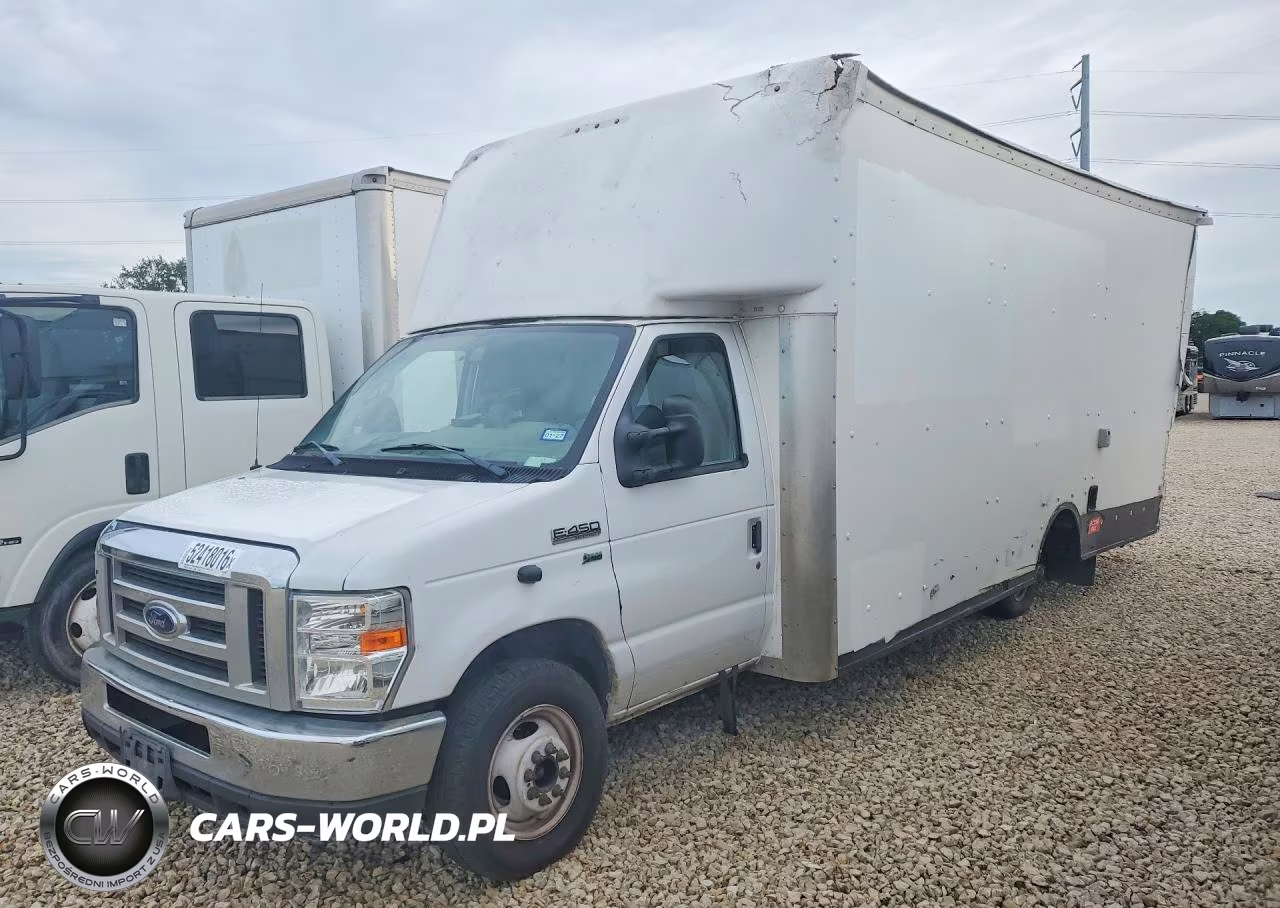 2017 Ford Econoline E450 Super Duty Cutaway Van
