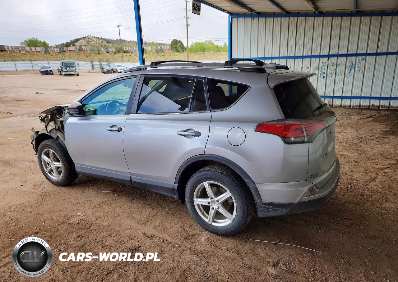 2018 Toyota Rav4 Le VIN:2T3BFREV7JW793195 - 2