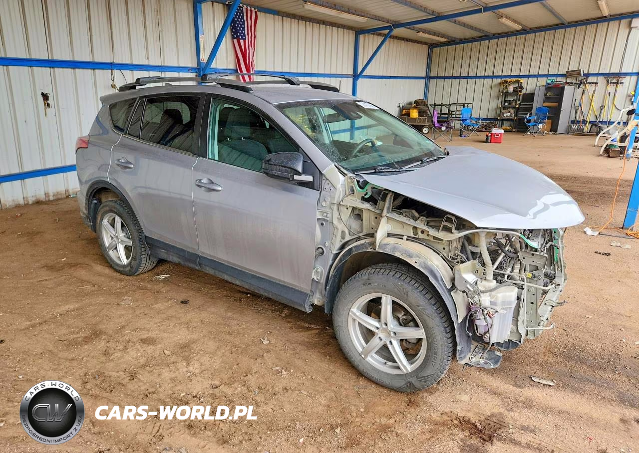 2018 Toyota Rav4 Le VIN:2T3BFREV7JW793195 - 4
