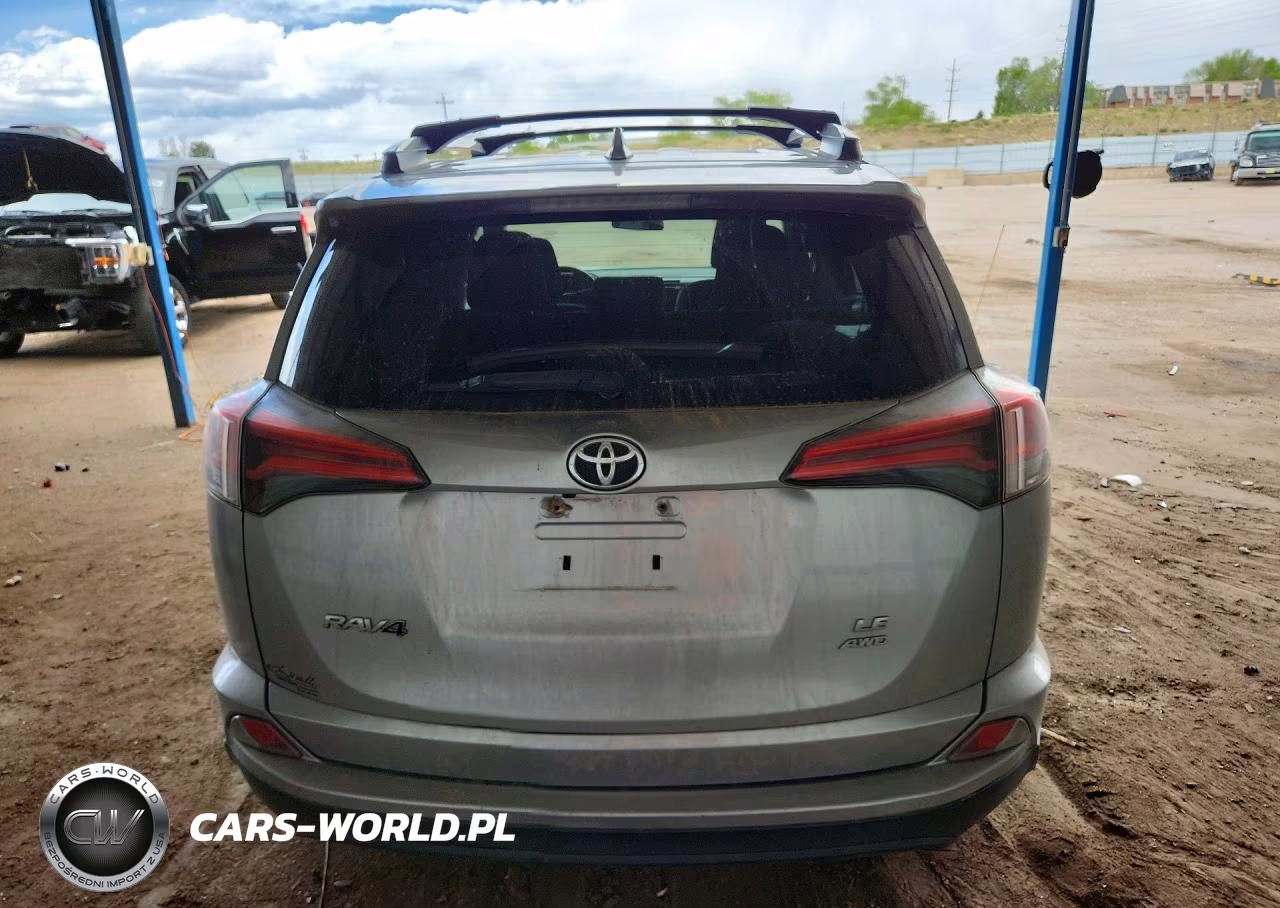 2018 Toyota Rav4 Le VIN:2T3BFREV7JW793195 - 6