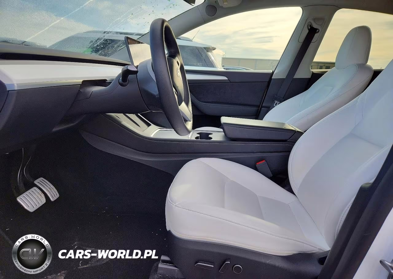 2023 Tesla Model Y VIN:7SAYGDEE1PF871692 - 7
