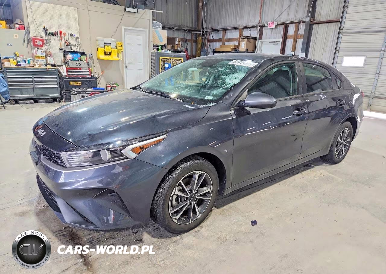 2023 Kia Forte Lxs – zdjęcie 1 z 12