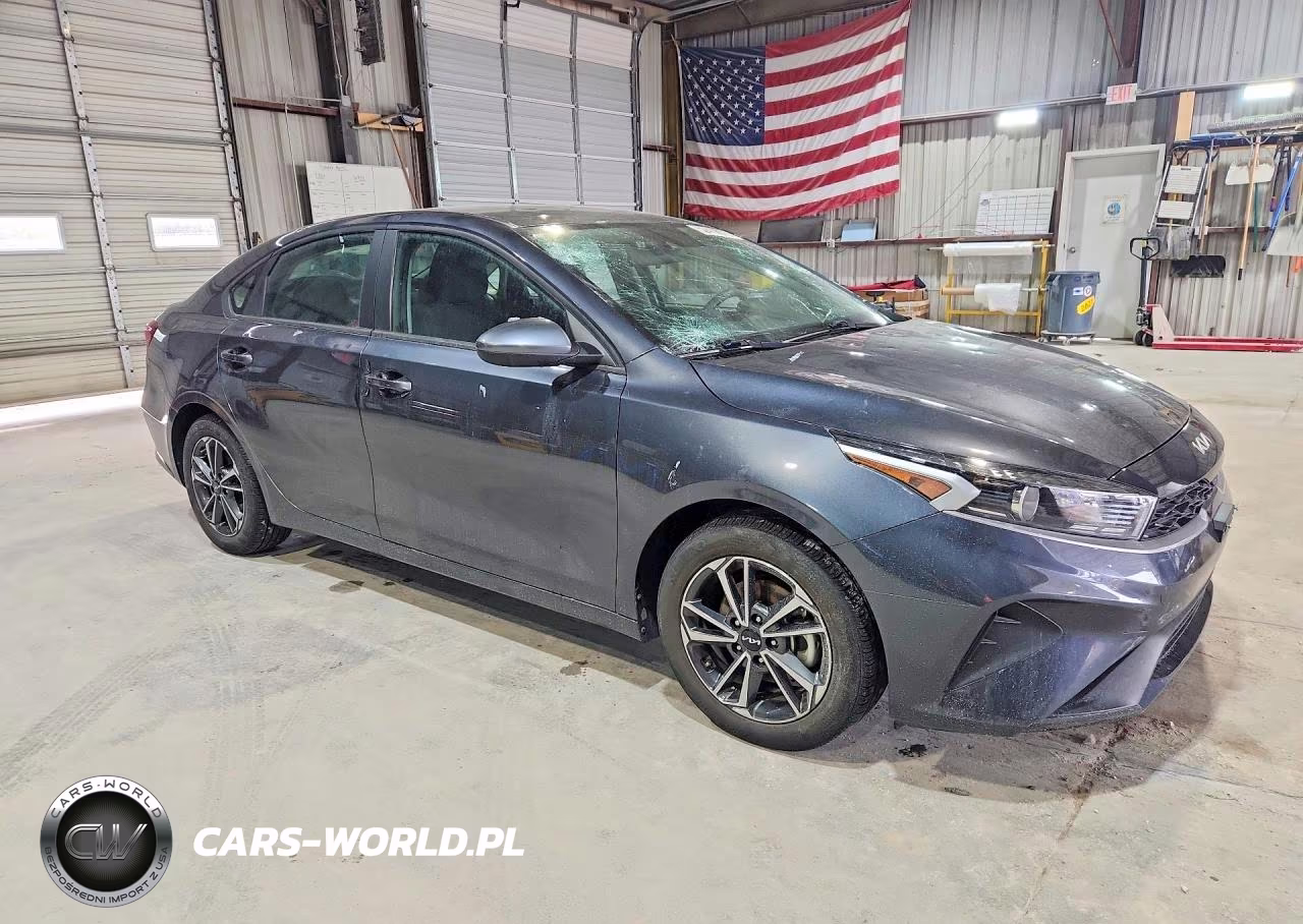 2023 Kia Forte Lxs VIN:3KPF24AD4PE601555 - 4