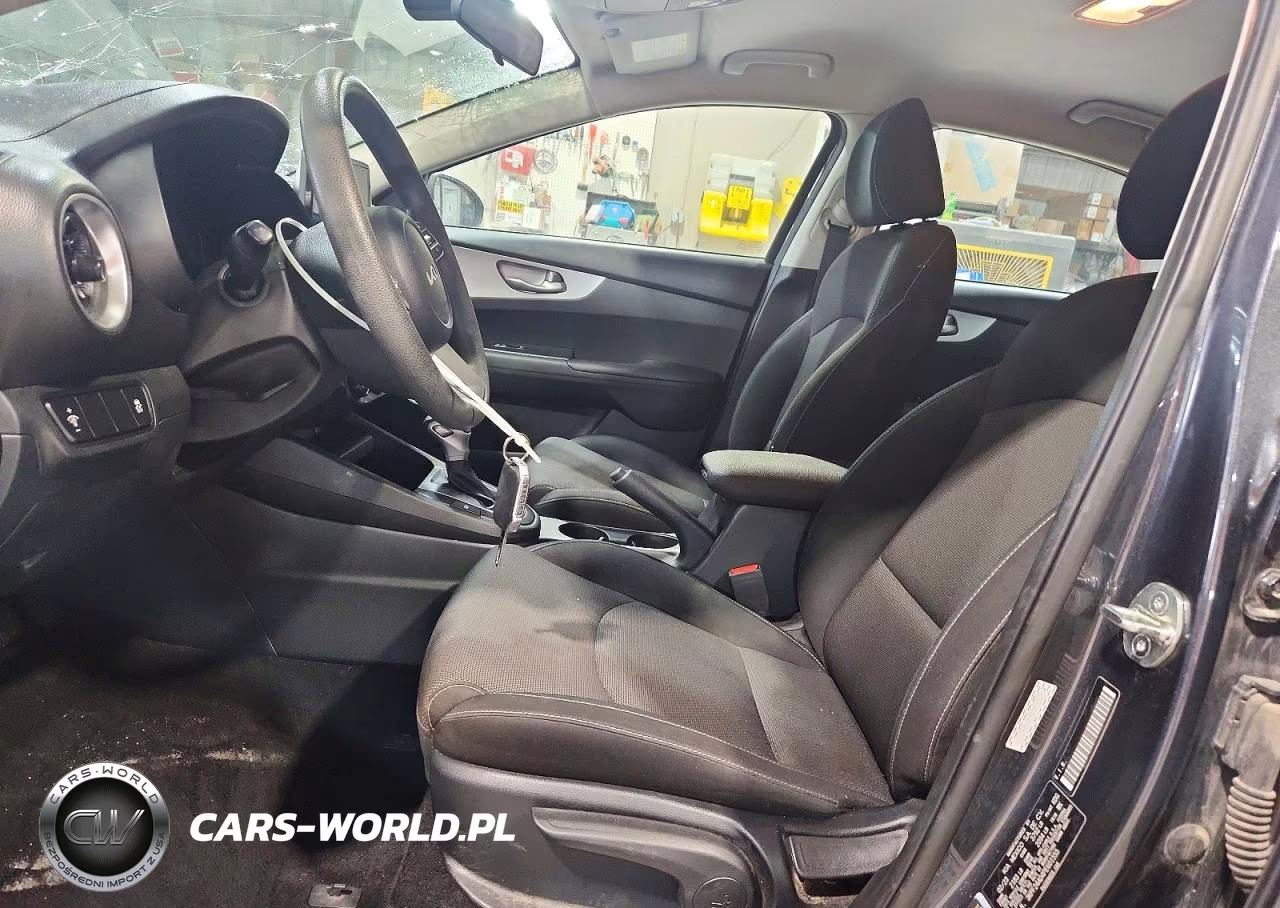 2023 Kia Forte Lxs VIN:3KPF24AD4PE601555 - 7