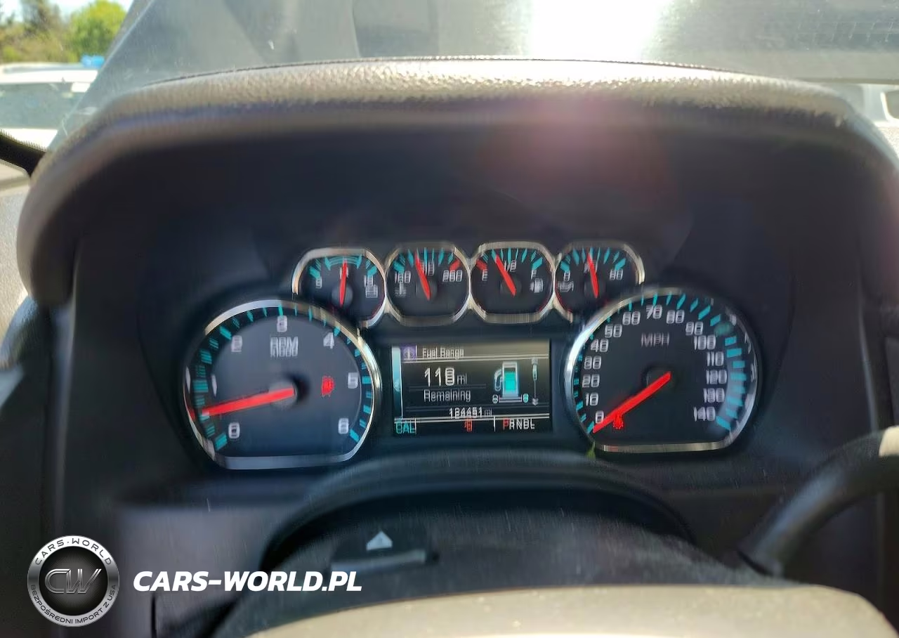 2018 Chevrolet Tahoe K1500 Lt VIN:1GNSKBKC9JR159075 - 9