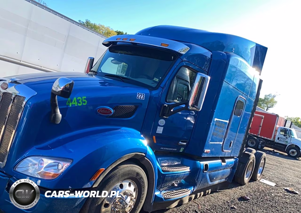 2018 Peterbilt 579 Trucks VIN:1XPBDP9X9JD489528 - 2