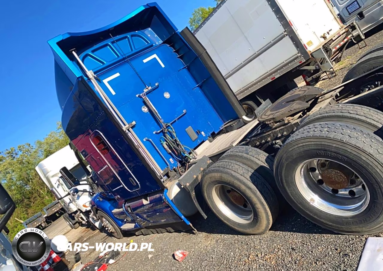 2018 Peterbilt 579 Trucks VIN:1XPBDP9X9JD489528 - 3