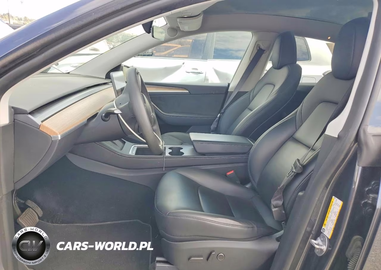 2024 Tesla Model Y VIN:7SAYGDEE2RA245942 - 7
