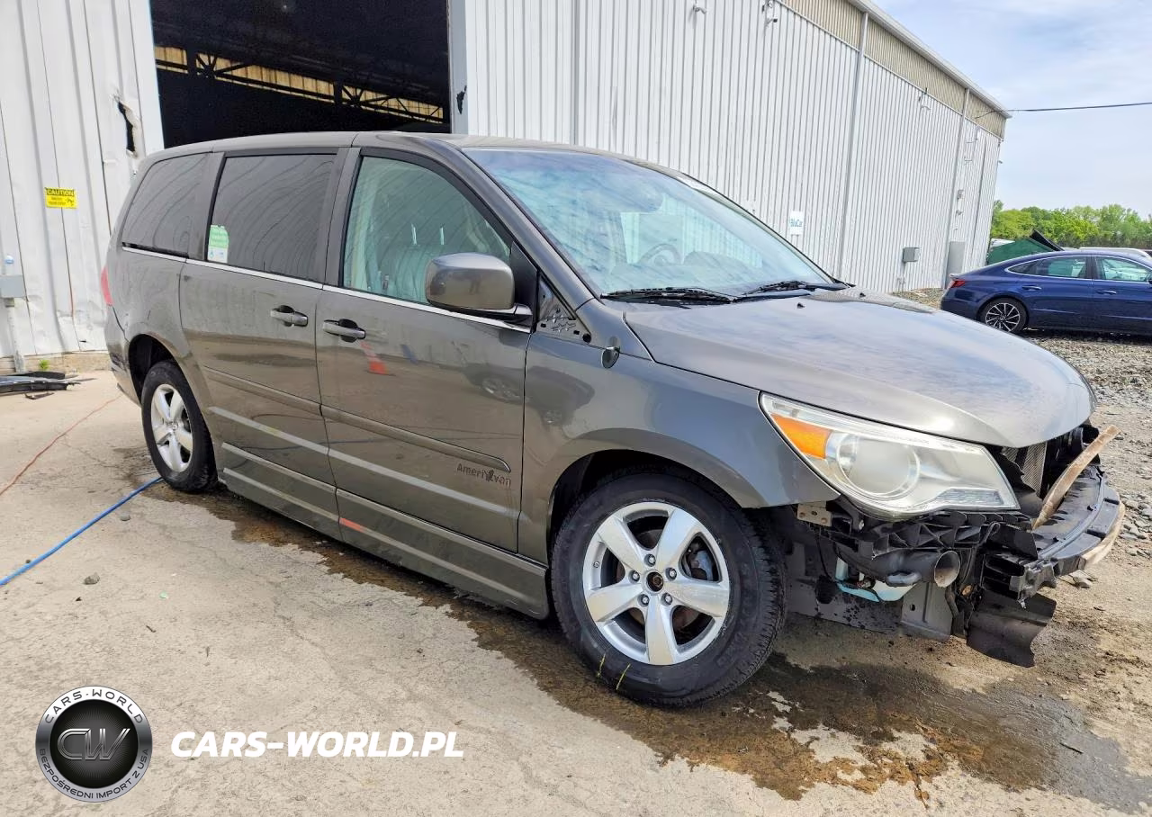 2010 Volkswagen Routan Se VIN:2V4RW3D17AR306202 - 4