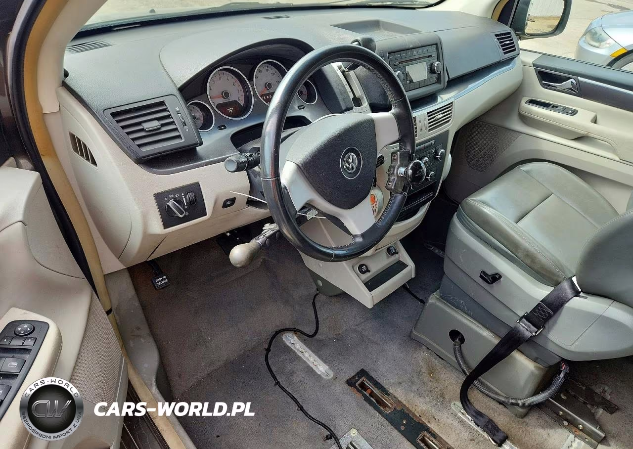 2010 Volkswagen Routan Se VIN:2V4RW3D17AR306202 - 8