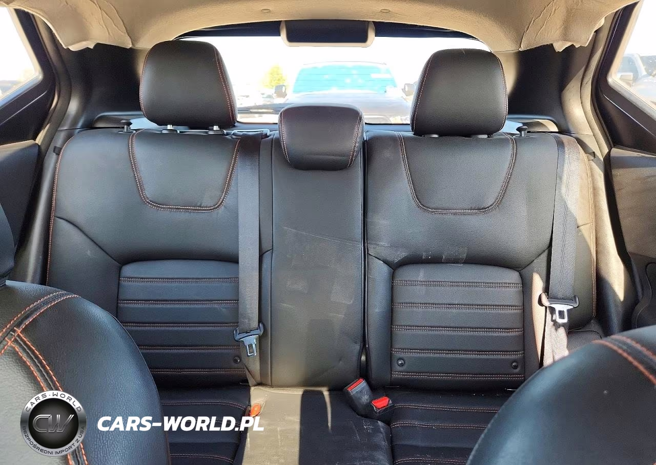 2019 Nissan Kicks Sr VIN:3N1CP5CU6KL491686 - 10