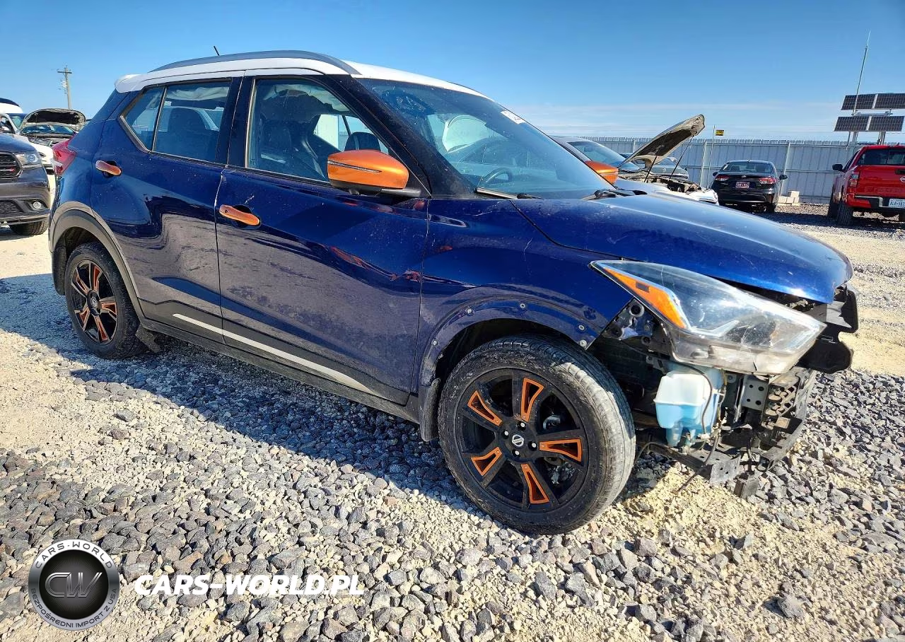 2019 Nissan Kicks Sr VIN:3N1CP5CU6KL491686 - 4