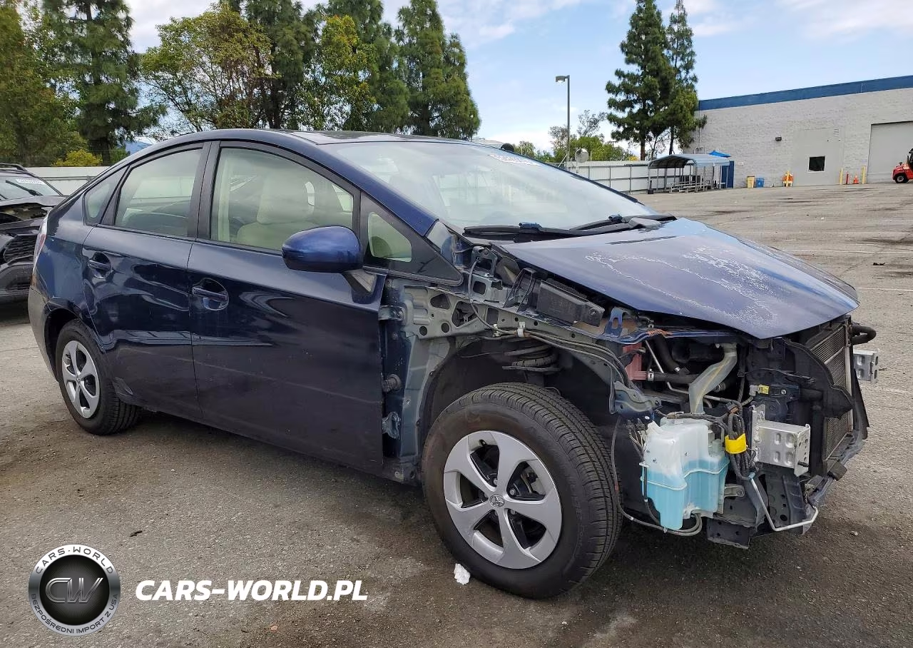 2012 Toyota Prius Three VIN:JTDKN3DU9C1553270 - 4