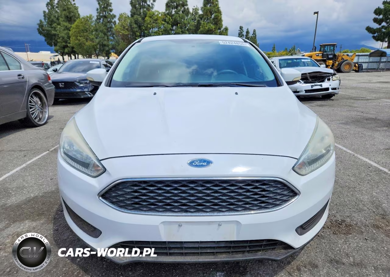 2015 Ford Focus Se VIN:1FADP3F2XFL369484 - 5