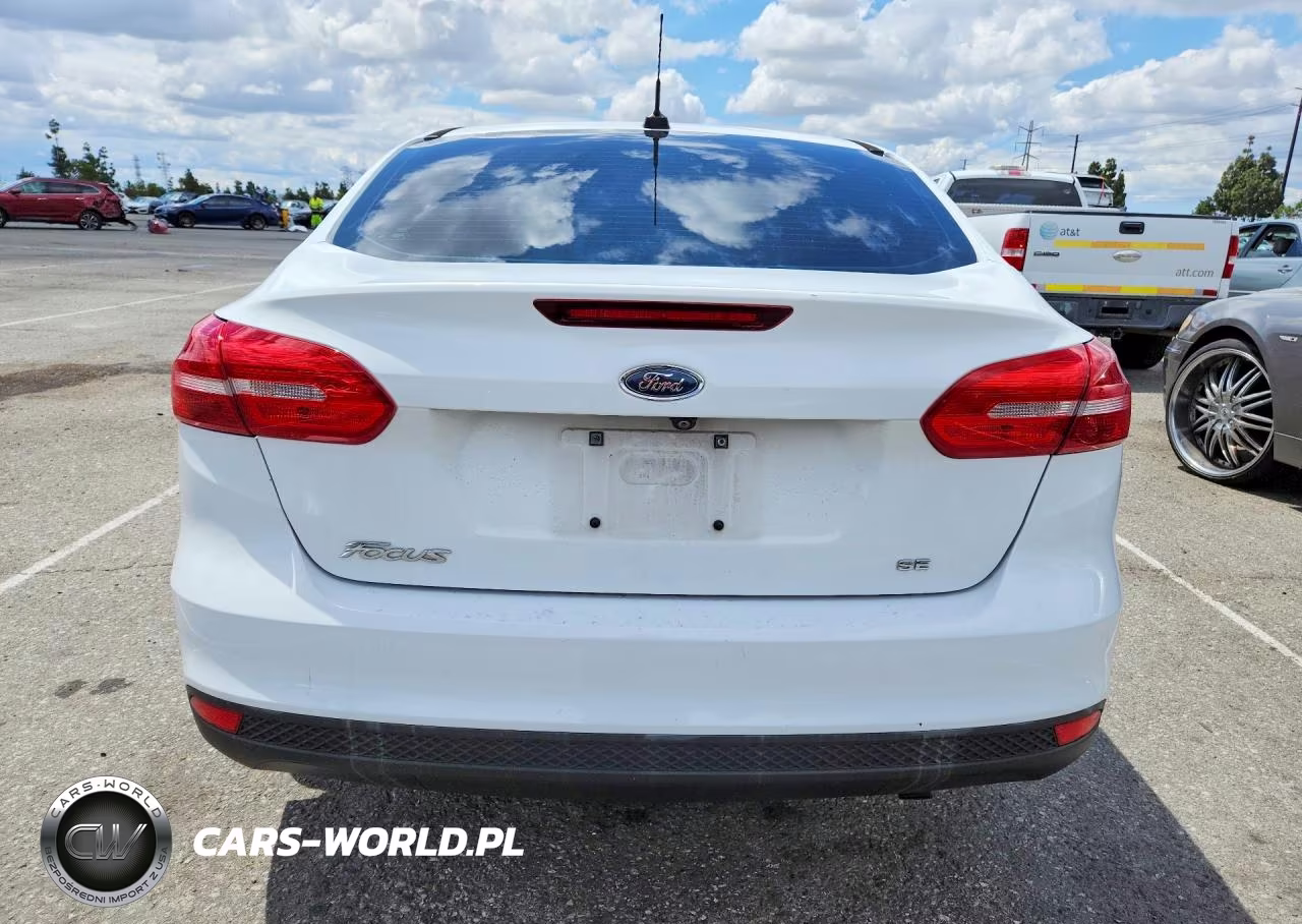 2015 Ford Focus Se VIN:1FADP3F2XFL369484 - 6