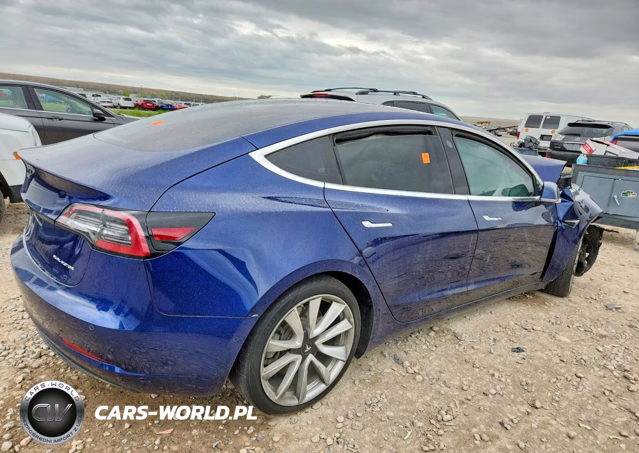 2018 Tesla Model 3 VIN:5YJ3E1EB4JF065001 - 3