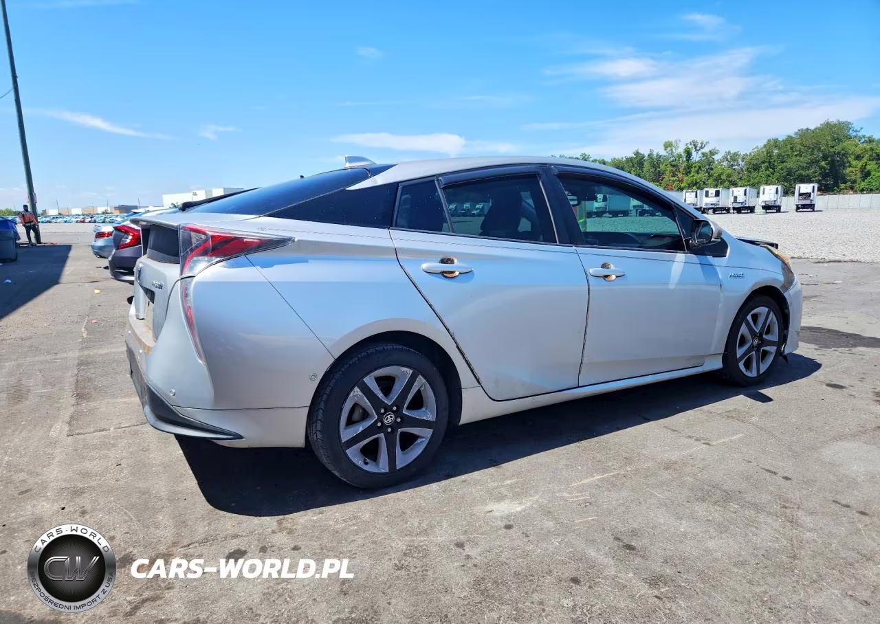 2017 Toyota Prius Four Touring VIN:JTDKARFU2H3036741 - 3