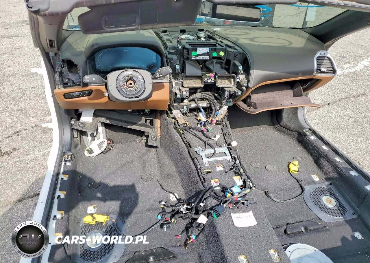 2020 BMW M8 VIN:WBSDZ0C02LCD42180 - 8