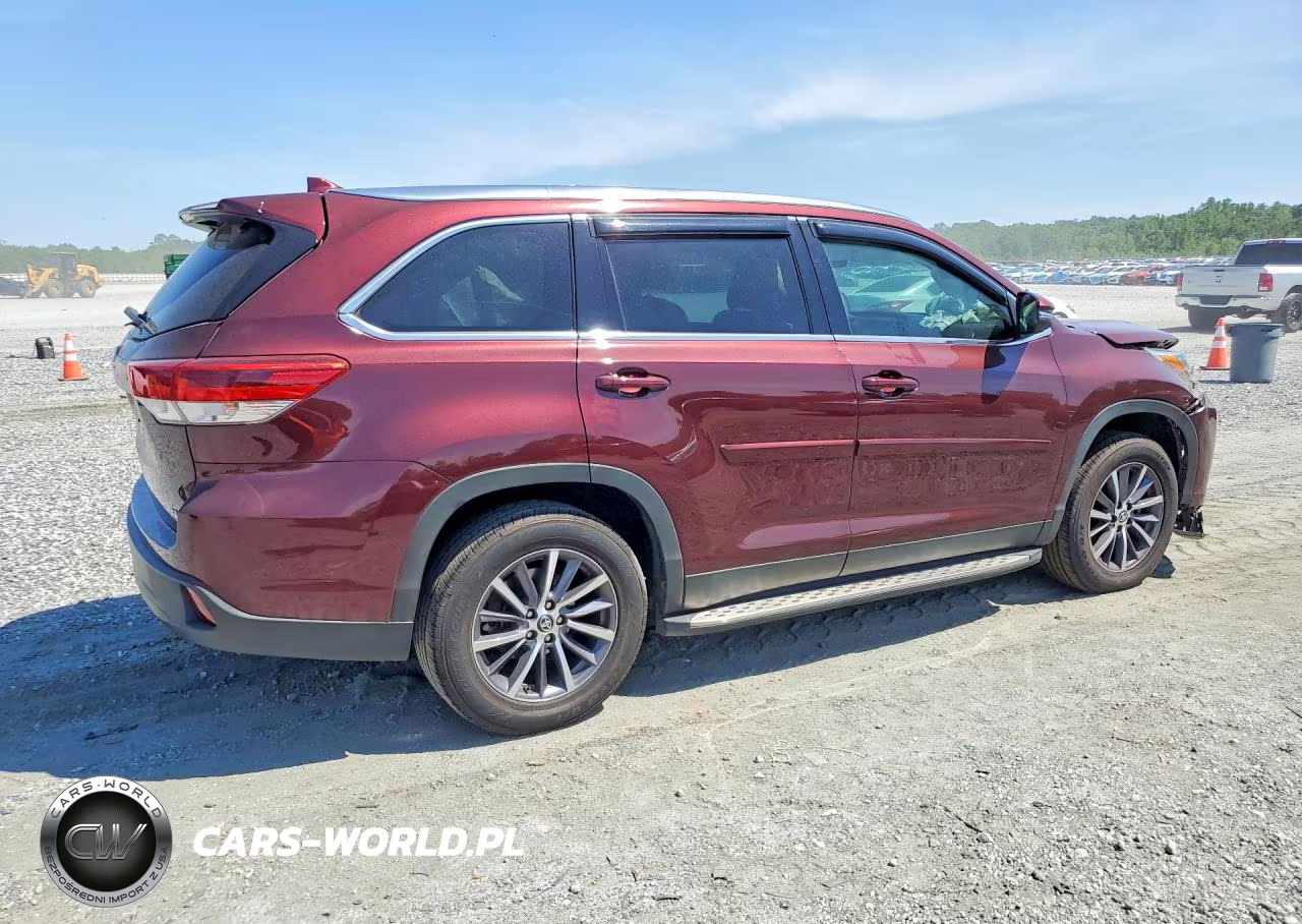2019 Toyota Highlander Xle VIN:5TDKZRFH0KS335288 - 3