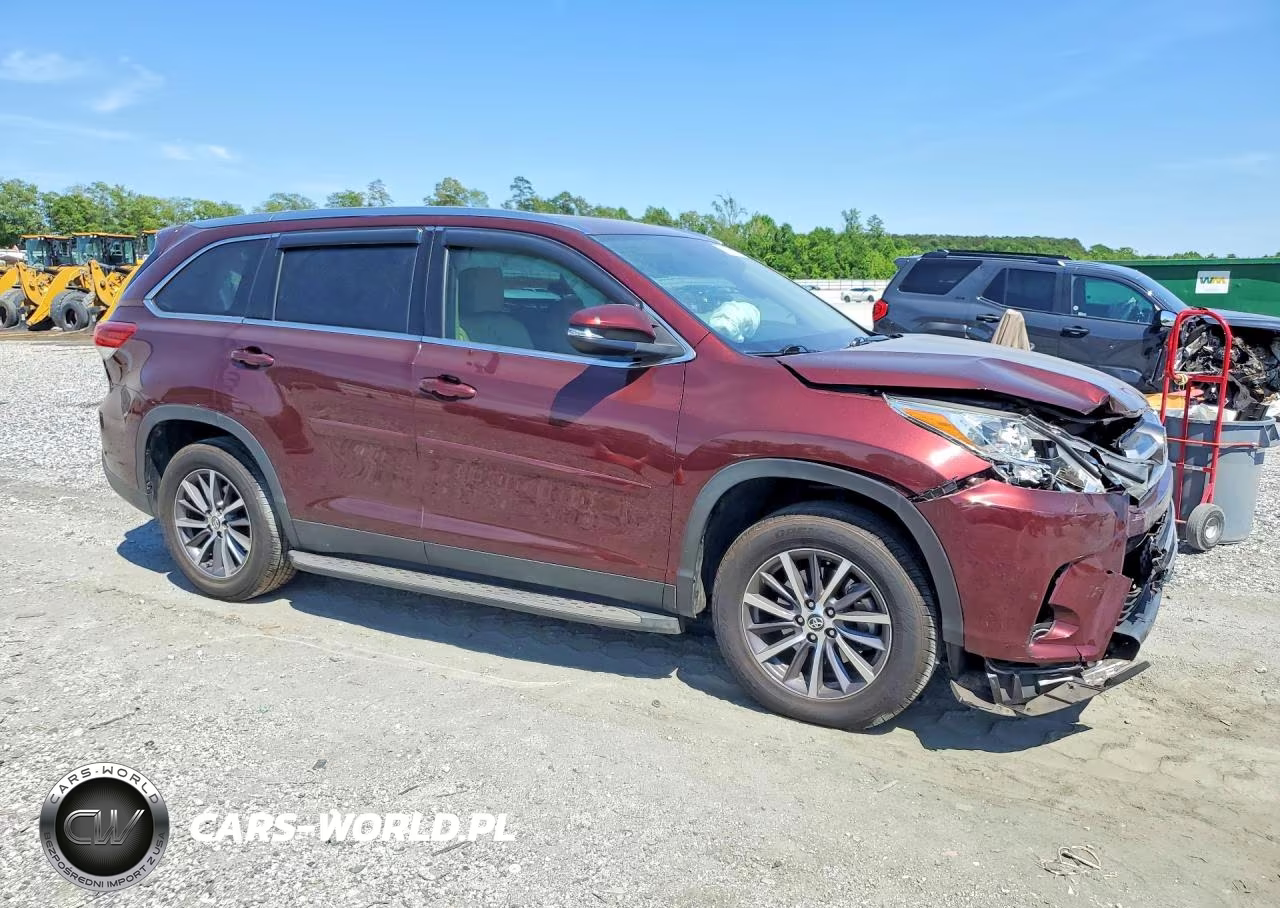 2019 Toyota Highlander Xle VIN:5TDKZRFH0KS335288 - 4