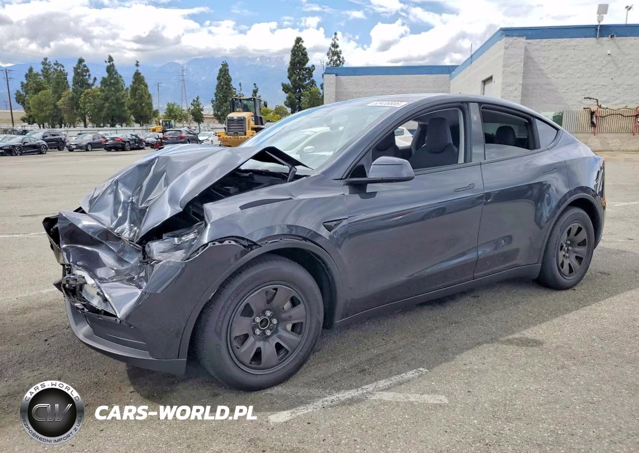 2026 Tesla Model Y – zdjęcie 1 z 13